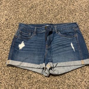 Old navy boyfriend shorts. Size 8